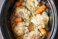 Slow Cooker Chicken with Creamy Leeks and Garlic