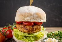 Spicy Sobrasada Burger Recipe with Crispy Onion and Manchego