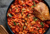 Tuscan-Style Stewed Beans with Garlic and Herbs
