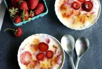 Strawberry Yogurt Brûlée Breakfast Recipe: Creamy Baked Delight