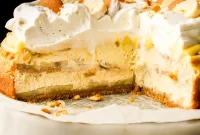 Banana Pudding Cheesecake Recipe with Creamy Layered Filling