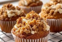 Vegan Pumpkin Muffins with Cinnamon Streusel Crumble