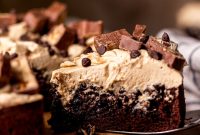 Decadent Snickers Dessert Cake Recipe for Chocolate Lovers