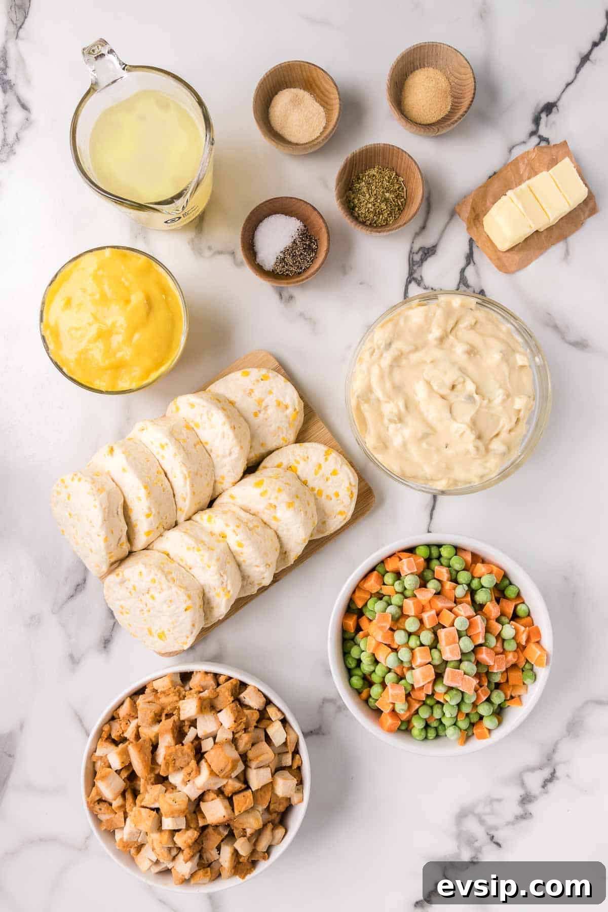 Easy chicken pot pie casserole ingredients