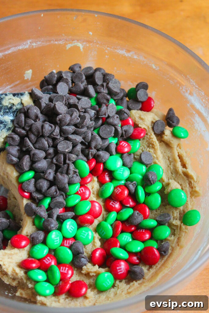 Christmas M&M Cookies: Festive Holiday Cookie Recipe 6 Baked cookies