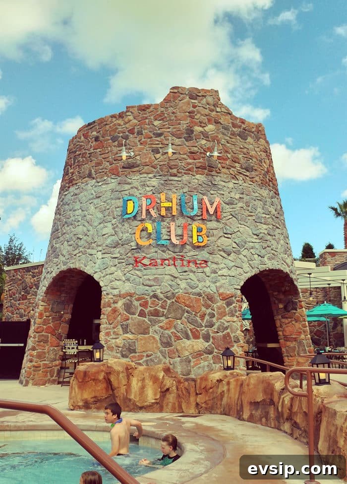 Drhum Club Kantine - Loews Sapphire Falls Resort