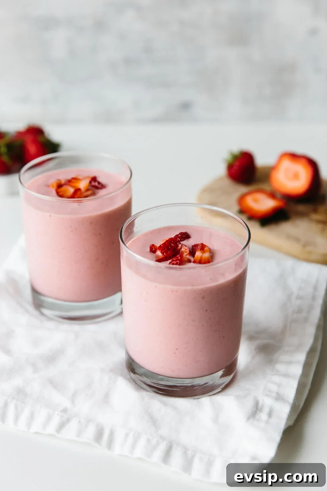 Top 10 Most Popular Recipes of 2018 You’ll Want to Try 10 This strawberry banana smoothie is made from four simple ingredients - strawberries, banana, milk and yogurt.