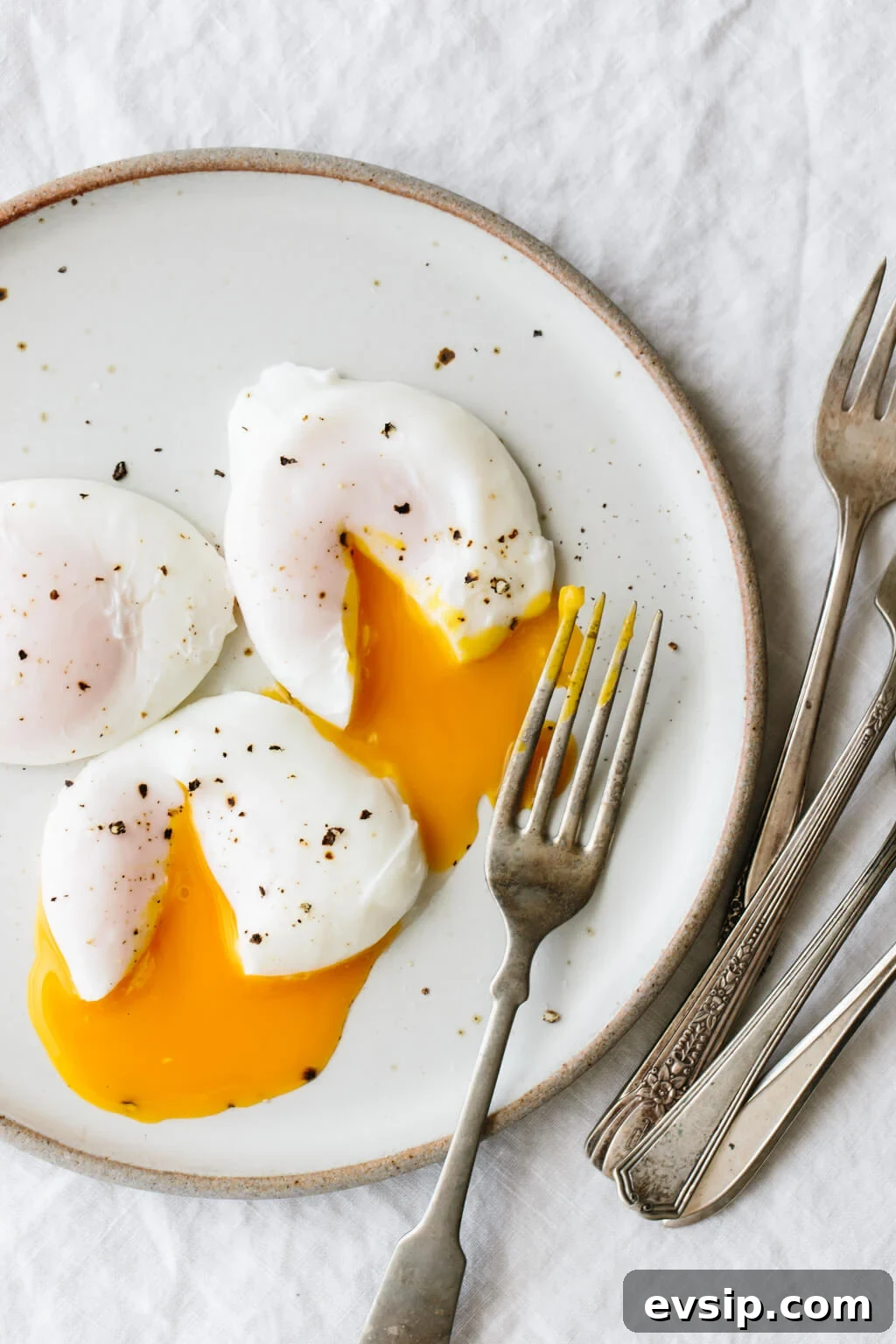 Top 10 Most Popular Recipes of 2018 You’ll Want to Try 4 Poached Eggs are the perfect healthy breakfast recipe. Here's how to poach an egg perfectly every time.