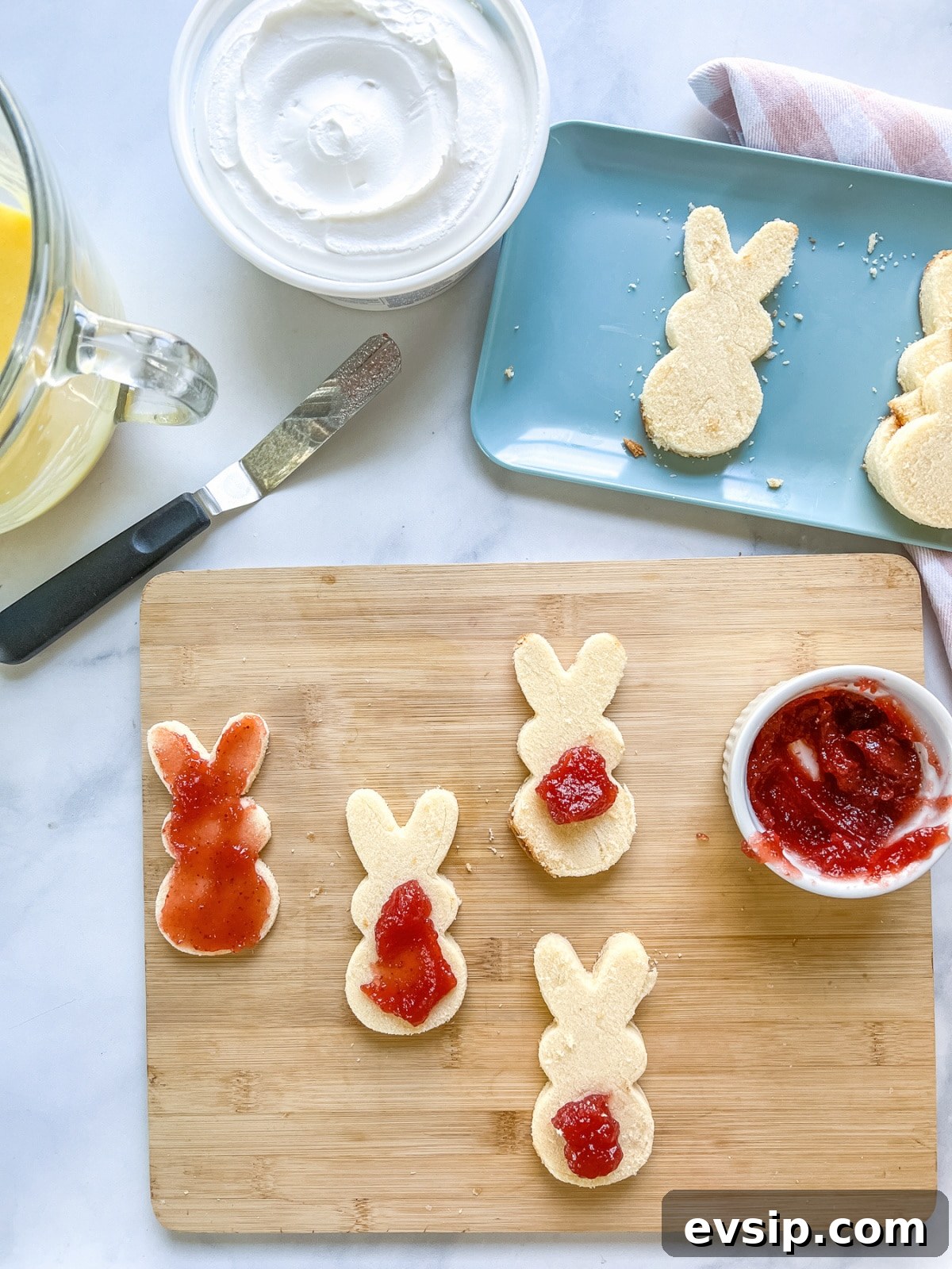 take 4 bunny slices and spread with jelly