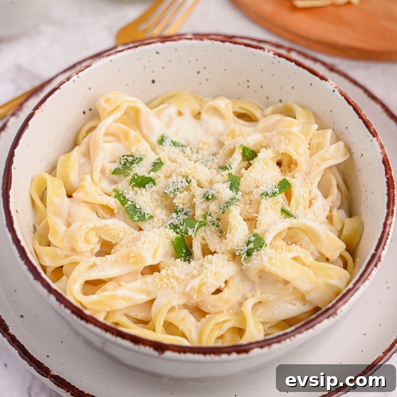15 Delicious Cottage Cheese Recipes for Every Meal 12 Cottage cheese Alfredo pasta sauce as a protein packed dinner