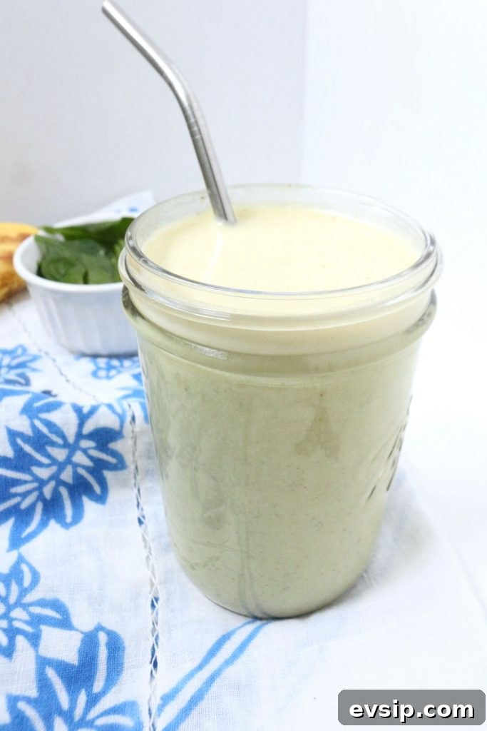 Creamy Almond Butter Banana Smoothie #smoothie #smoothierecipe #almondbuttersmoothie