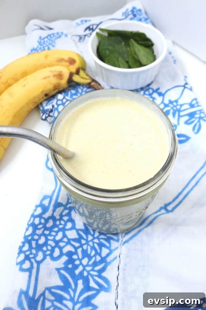 Almond Butter Smoothie #smoothie #smoothierecipe #almondbuttersmoothie