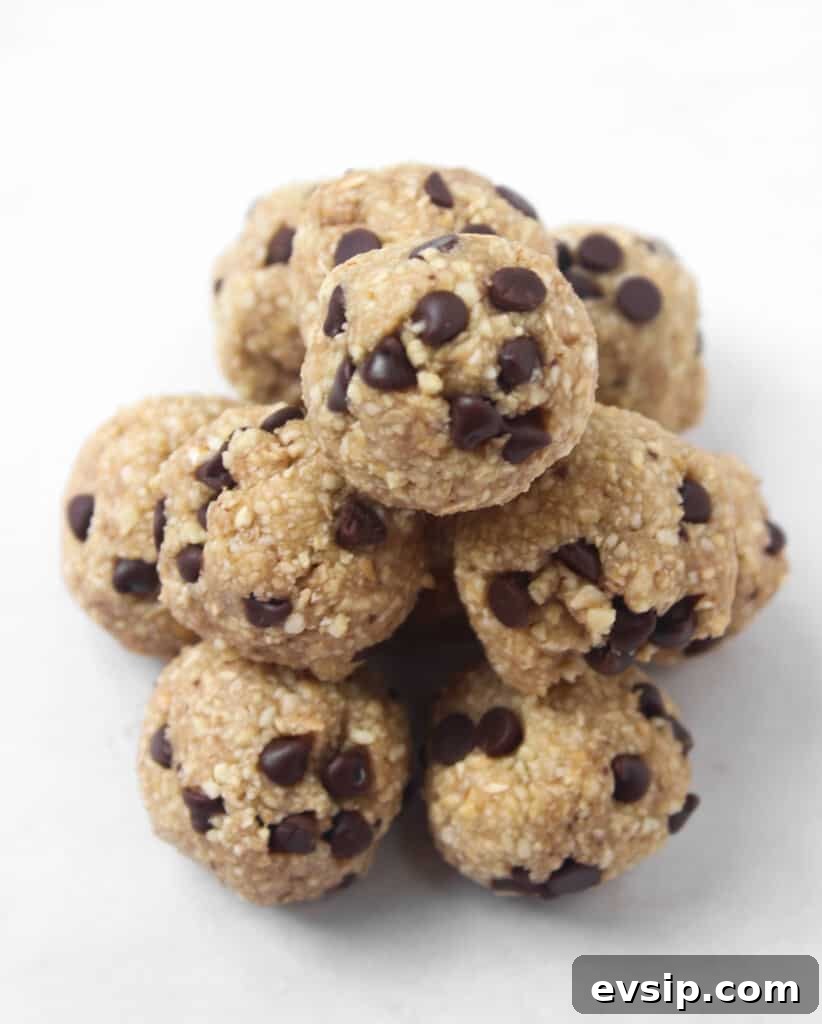 Protein-Packed No-Bake Cookie Dough Bites for Snacking 2 Raw vegan cookie dough bites that taste JUST like oatmeal chocolate chip cookie dough and take 5 minutes to whip up? Yes, PLEASE!