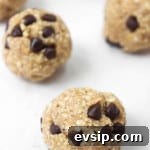 Raw vegan cookie dough bites that taste JUST like oatmeal chocolate chip cookie dough and take 5 minutes to whip up? Yes, PLEASE!