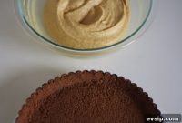 Creamy Pumpkin Gingersnap Tart with Bourbon Whipped Cream