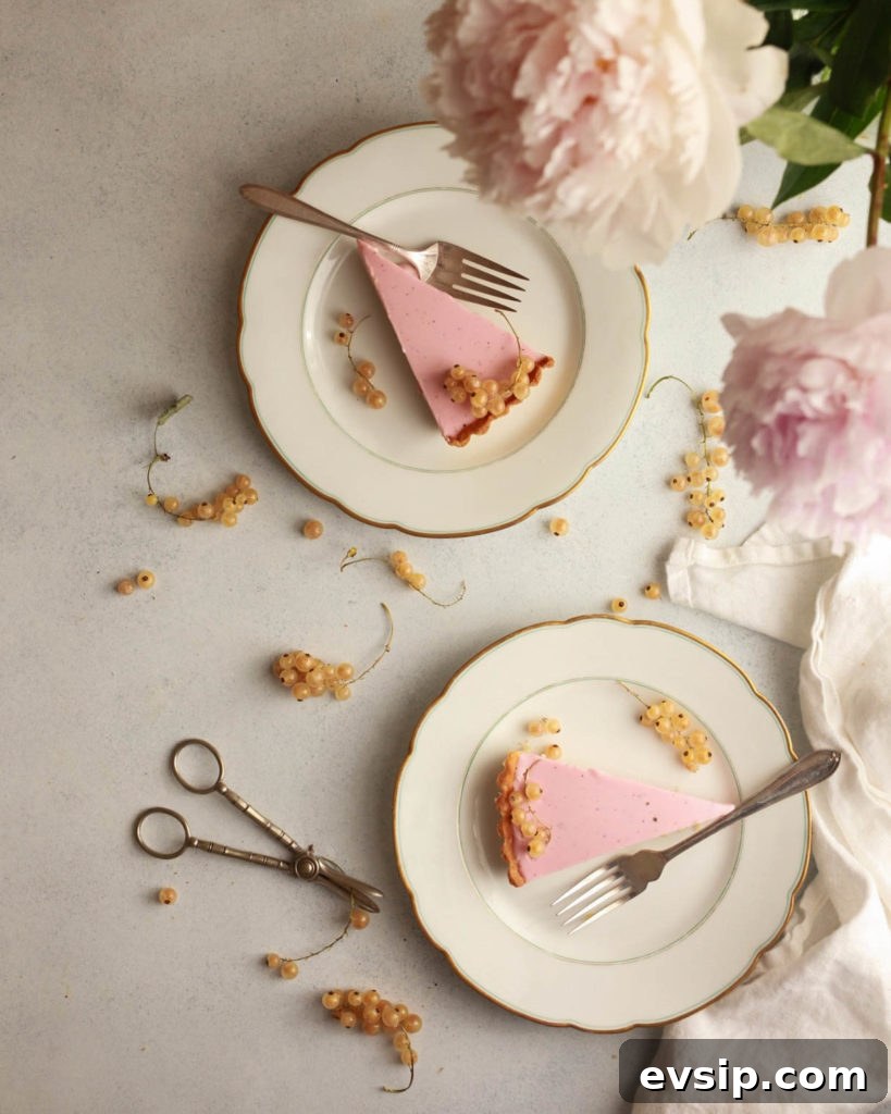 Vanilla Panna Cotta Tart with Red Currant Glaze 4 img 674 3