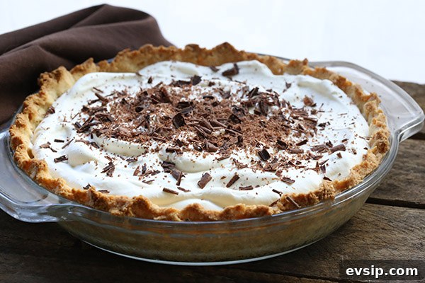 45 Low-Carb Pie Recipes for Every Occasion 7 A truly decadent low carb dessert, with a grain-free almond flour crust and a gooey chocolate brownie filling. You won't be able to get enough!