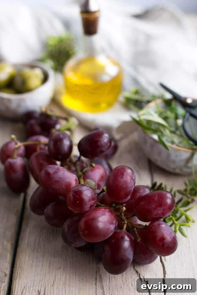 Rosemary focaccia with sea salt and red grapes | via @annabanana.co