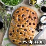 Rosemary focaccia with red grapes, sea salt and olive oil | via @annabanana.co