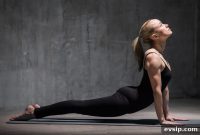 5 Moves to Slim and Tone Your Backside